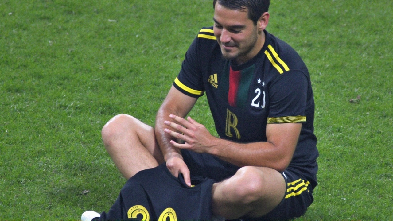 Raul Jimenez Honors Diogo Jota With Emotional Goal Celebration in Gold Cup Final